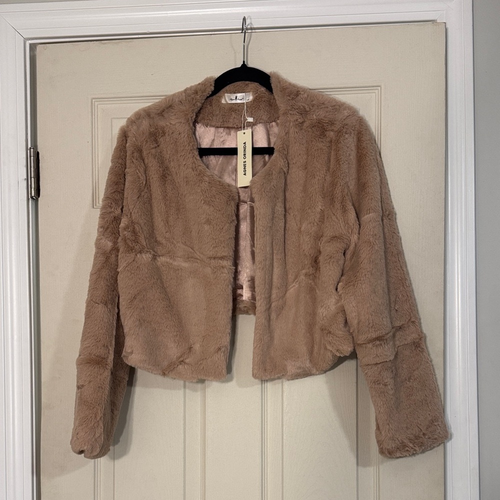 Chic Faux Fur Teddy Jacket in Tan